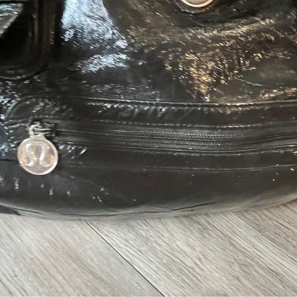 Lululemon Duffle Bag​ - Picture 4 of 9